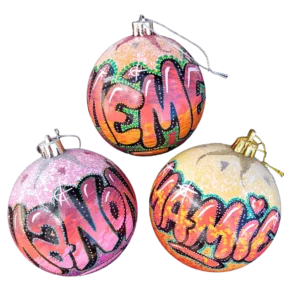 Original déco Noël boule personnalisée graffiti prénom personnalisé