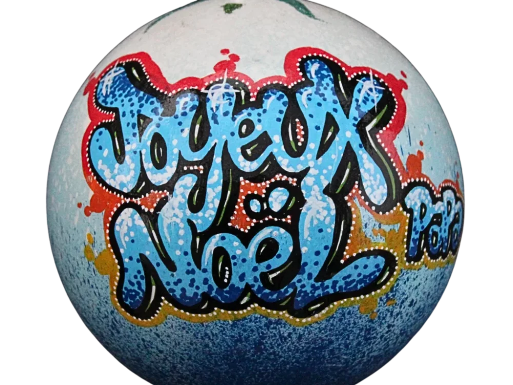 Joyeux Noël boule personnalisée prénom personnalisé graff supports originaux