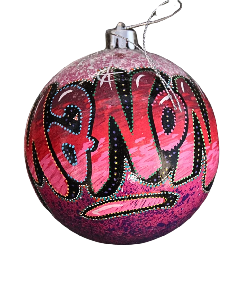 prénom personnalisé boule de Noël fait main graff regalartprod