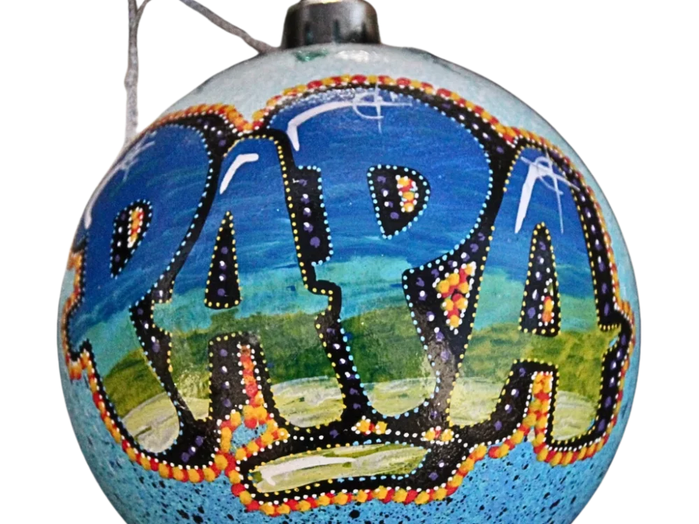 prénom personnalisé graff regalartprod boule de Noël personnalisée fait main unique idée cadeau orignal