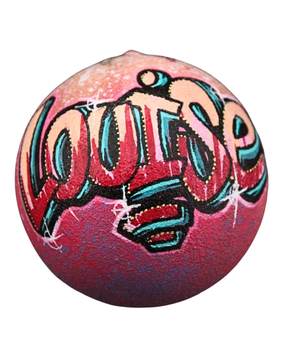 décorer main boule de Noël personnalisée graff Louise supports originaux idée cadeau